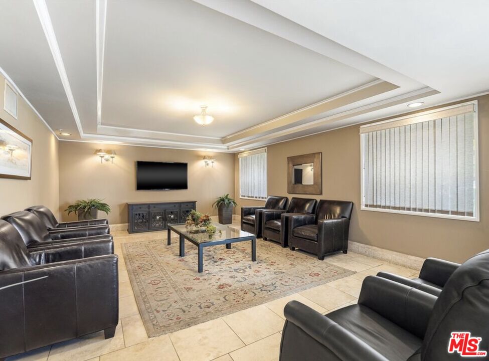 620 S Gramercy Pl Unit: 122