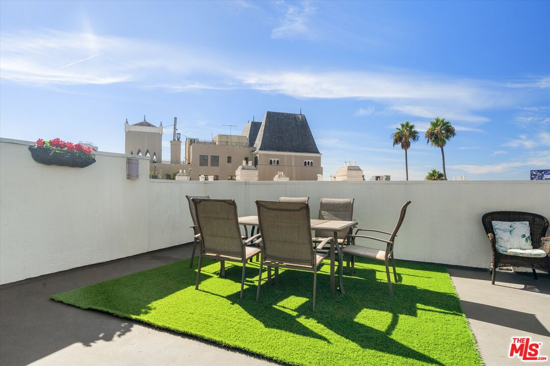 620 S Gramercy Pl Unit: 122
