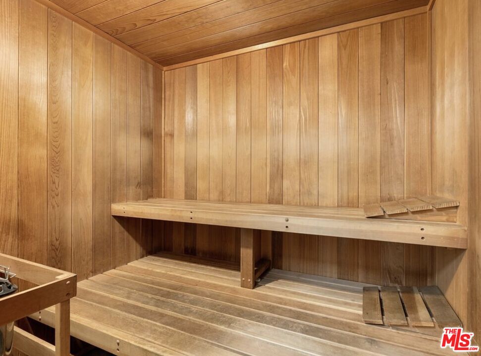 620 S Gramercy Pl Unit: 122