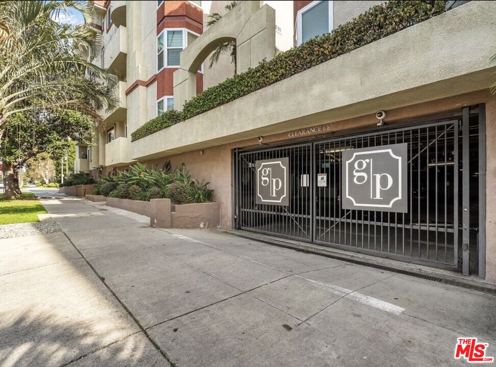620 S Gramercy Pl Unit: 122