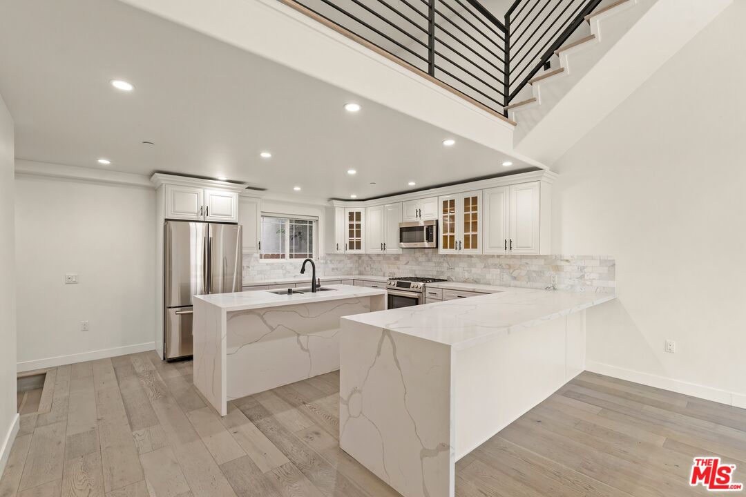 5019 Maplewood Ave Unit: 101