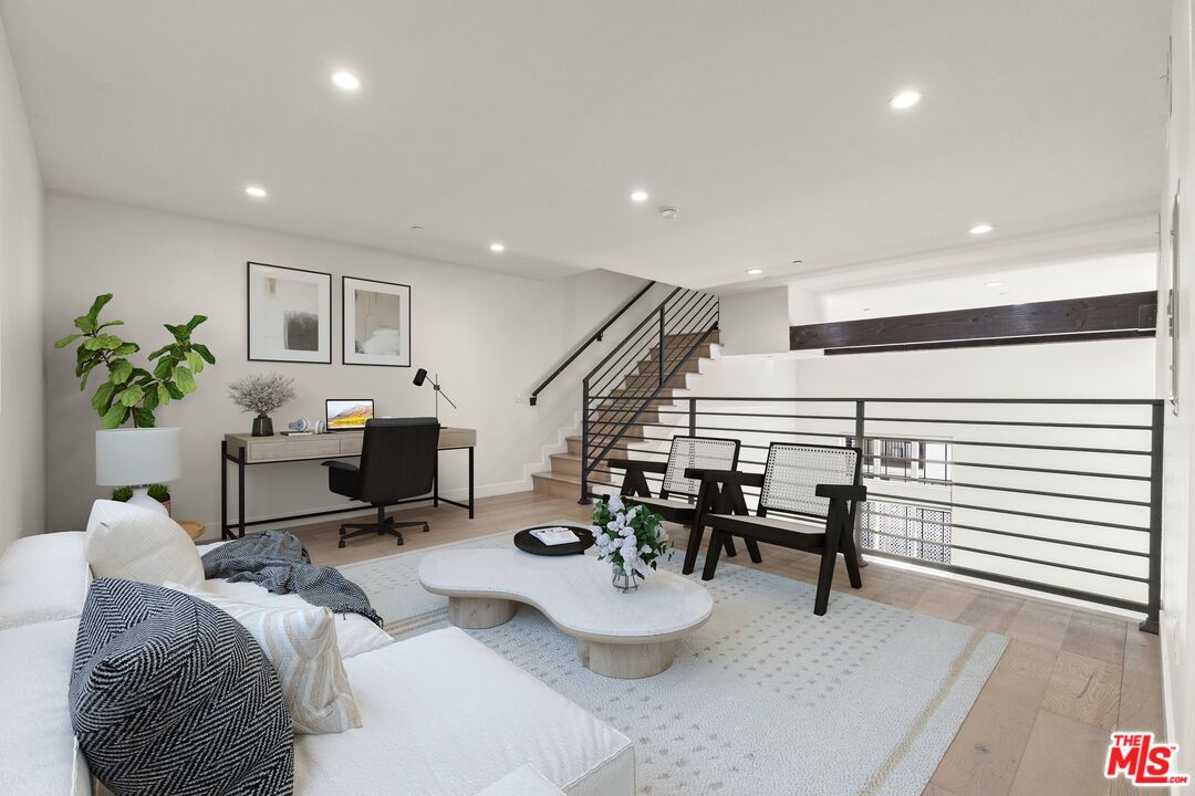 5019 Maplewood Ave Unit: 101