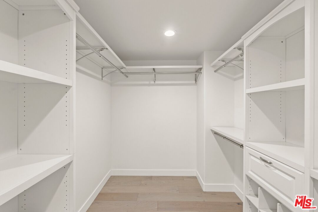 5019 Maplewood Ave Unit: 101