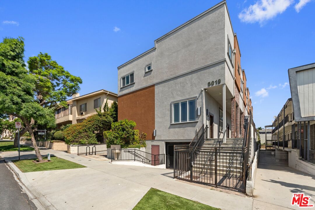 5019 Maplewood Ave Unit: 101