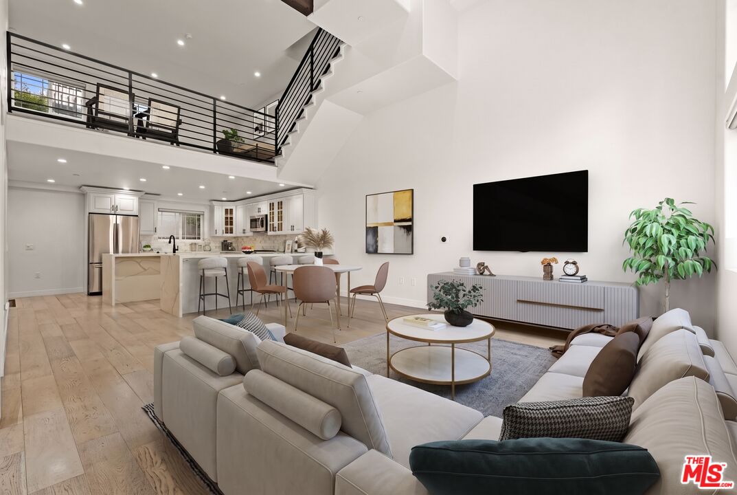 5019 Maplewood Ave Unit: 101