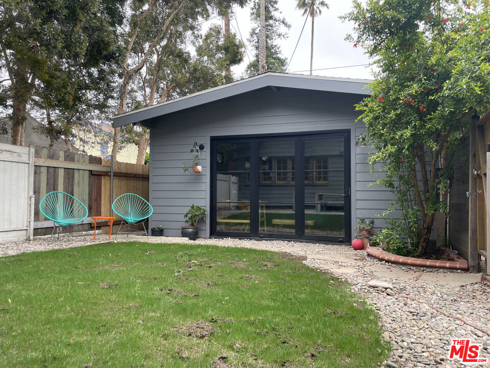 2417 Walgrove Ave