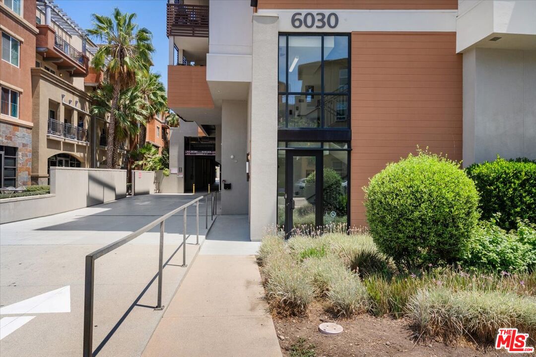6030 Seabluff Dr Unit: 412