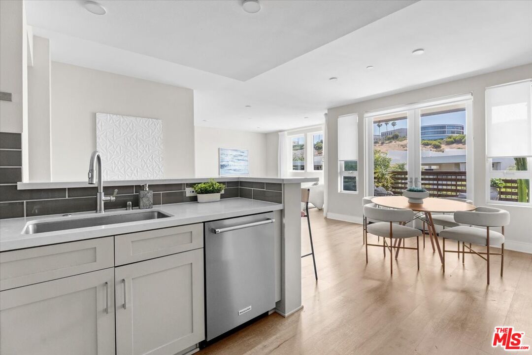 6030 Seabluff Dr Unit: 412