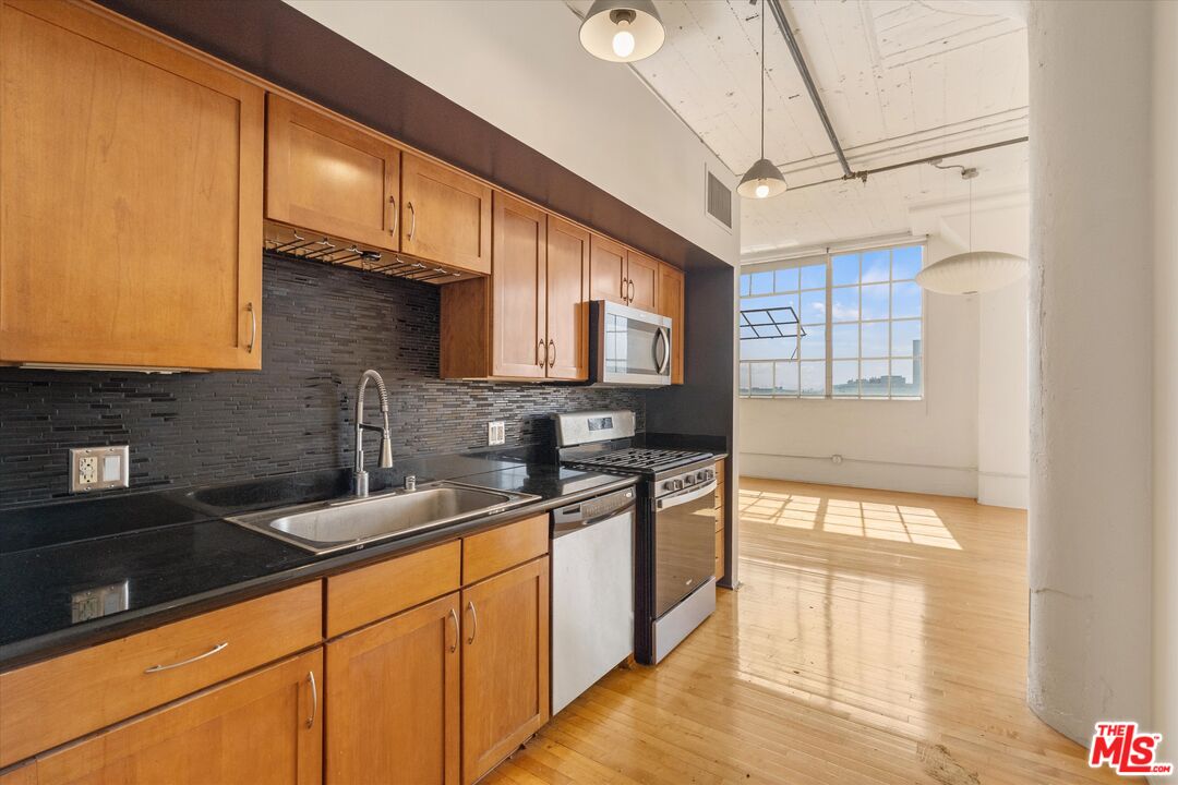 420 S San Pedro St Unit: 519