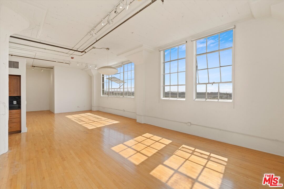 420 S San Pedro St Unit: 519