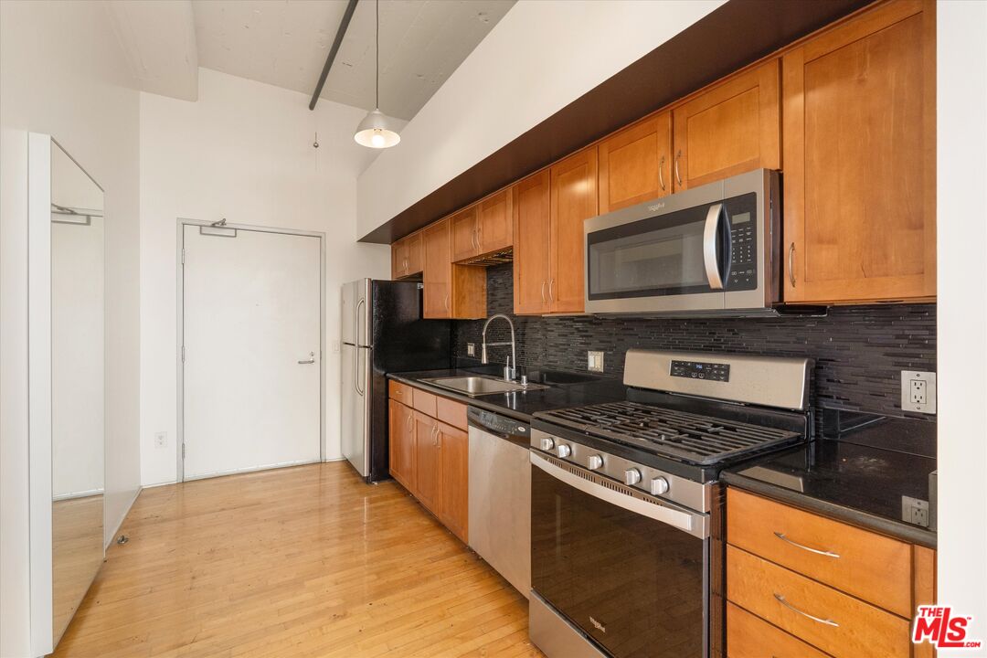 420 S San Pedro St Unit: 519