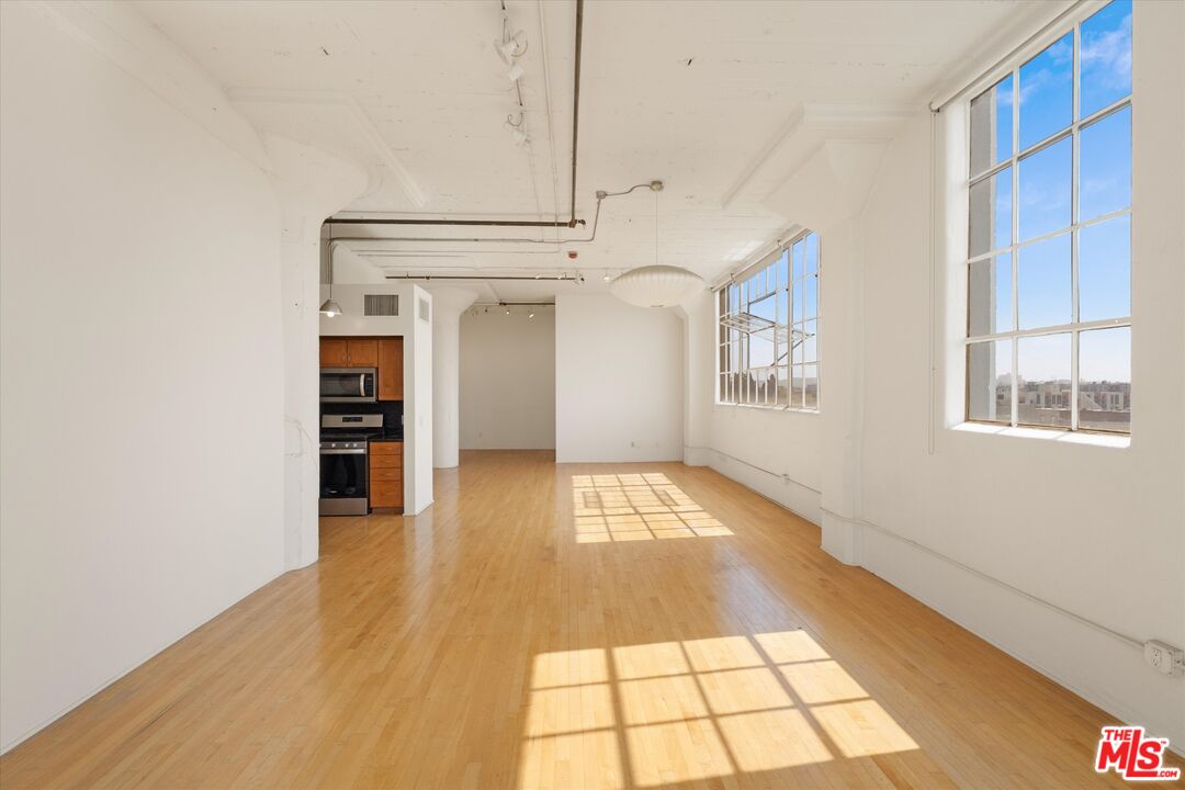 420 S San Pedro St Unit: 519