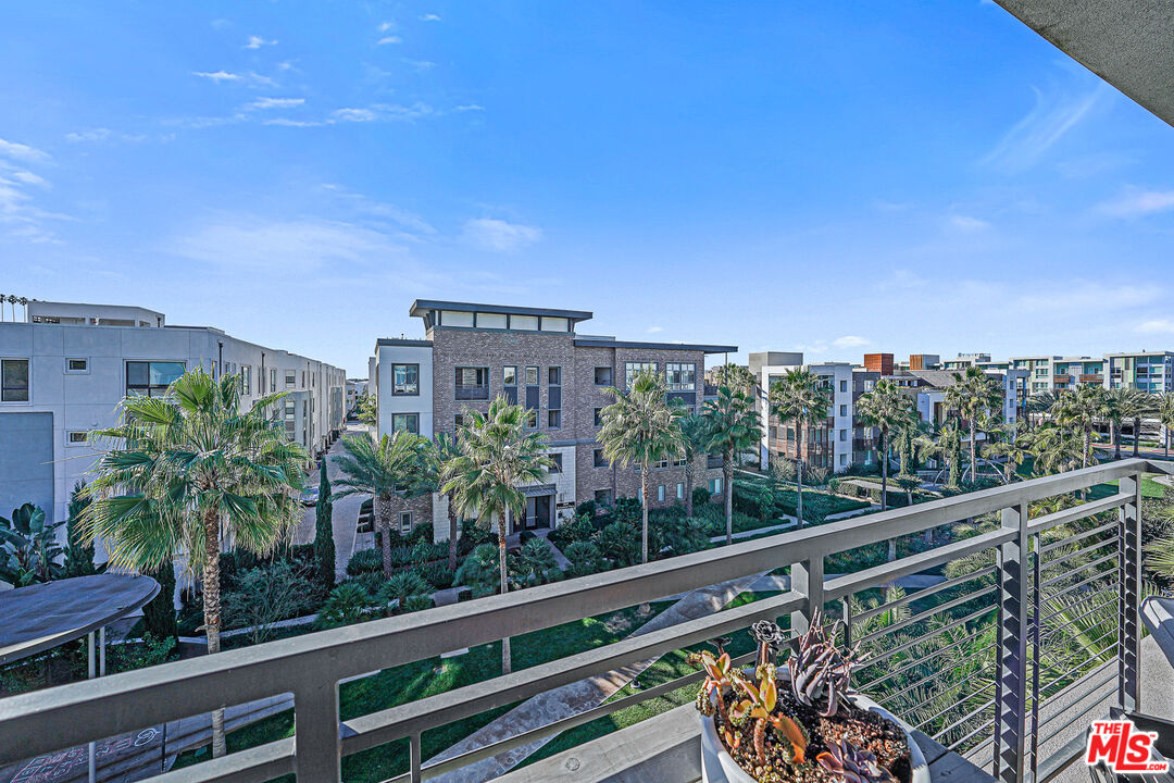 5827 Meadowlark PL Unit: 3