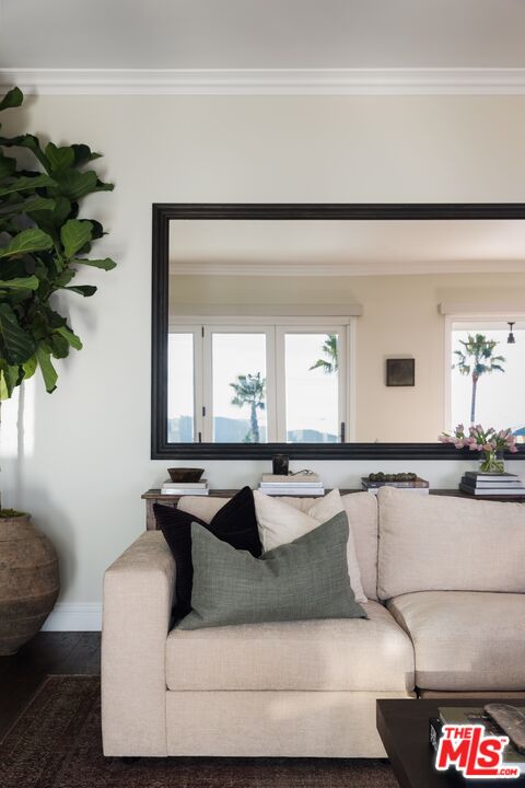 16736 Via Pacifica