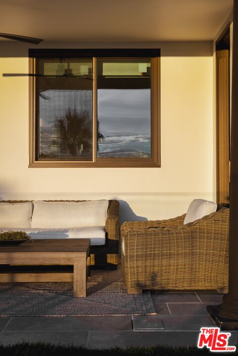 16736 Via Pacifica
