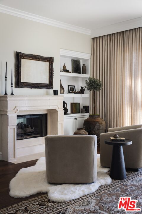 16736 Via Pacifica