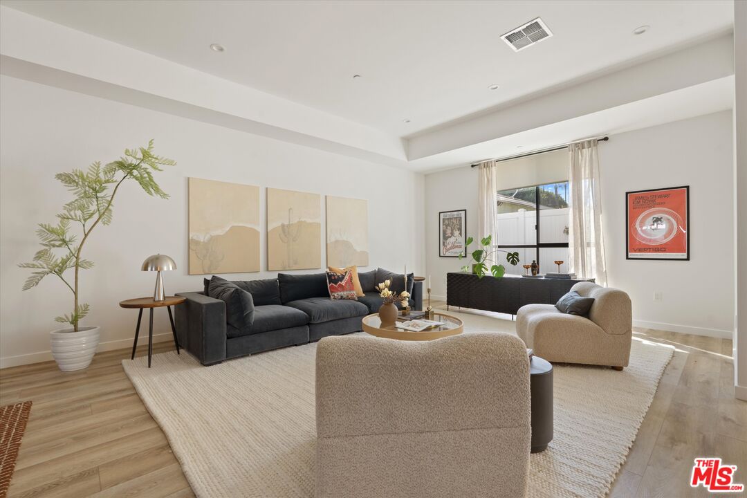 3961 Tilden Ave Unit: 3