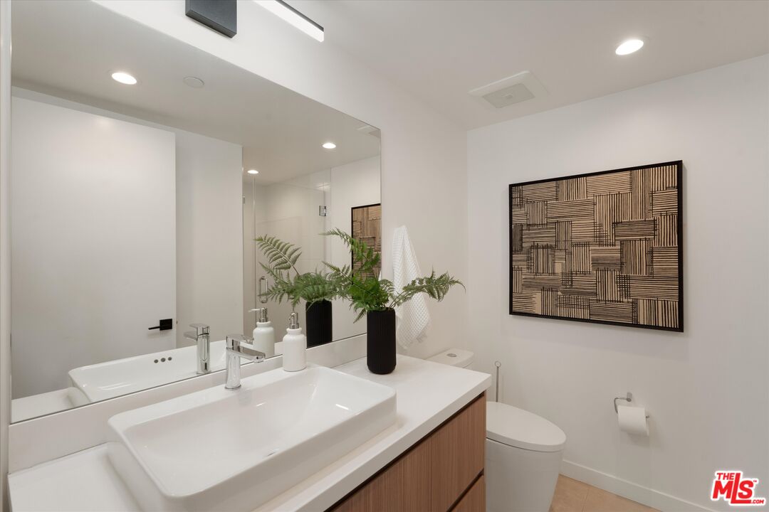 3961 Tilden Ave Unit: 3