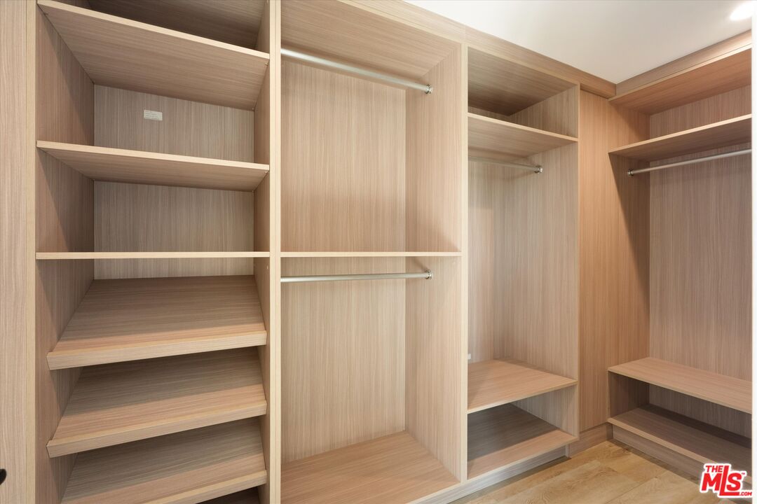 3961 Tilden Ave Unit: 3