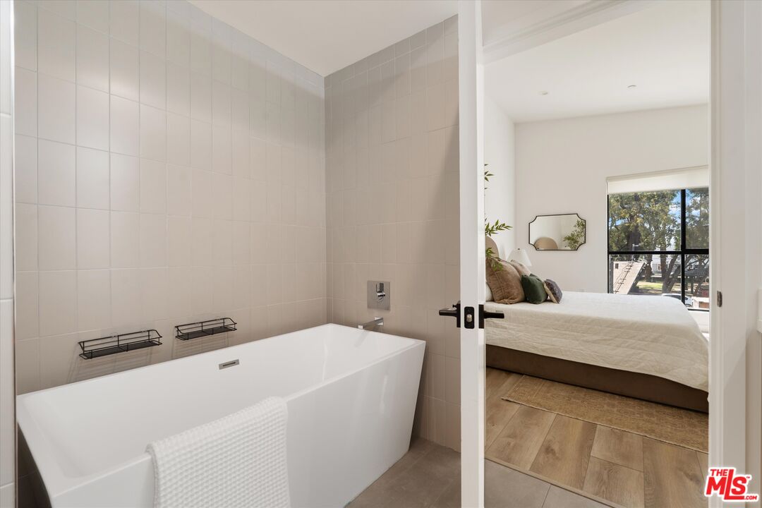 3961 Tilden Ave Unit: 3