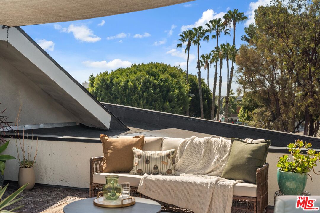 3961 Tilden Ave Unit: 3
