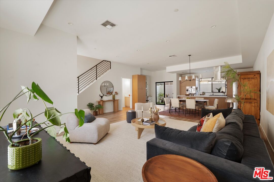 3961 Tilden Ave Unit: 3