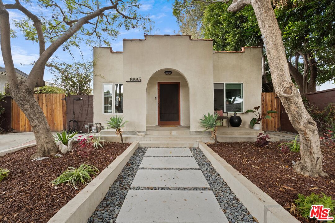 8885 Carson St