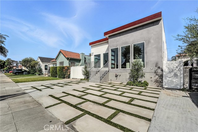 3031 Vineyard AVE Unit: 2