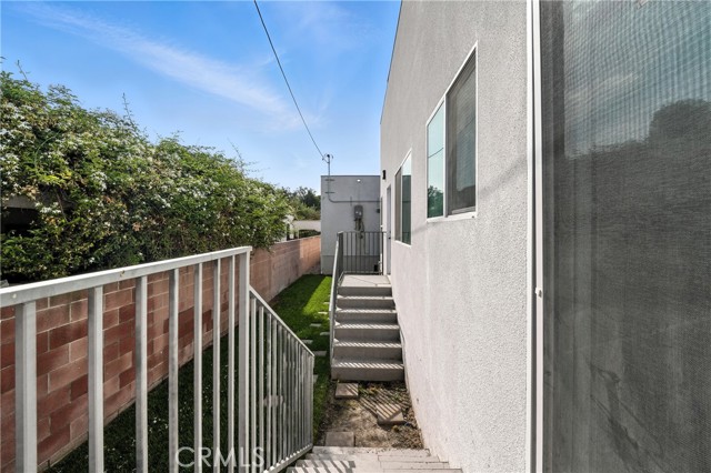 3031 Vineyard AVE Unit: 2