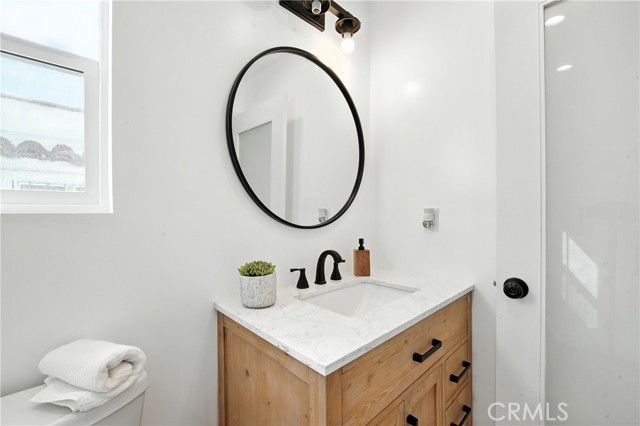 3031 Vineyard AVE Unit: 2