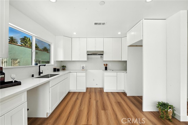 3031 Vineyard AVE Unit: 2