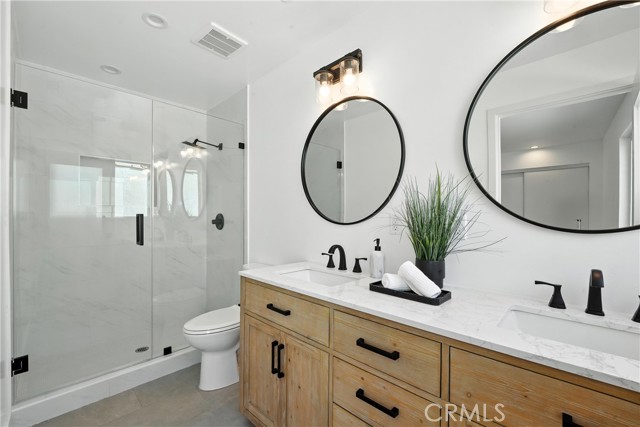 3031 Vineyard AVE Unit: 2