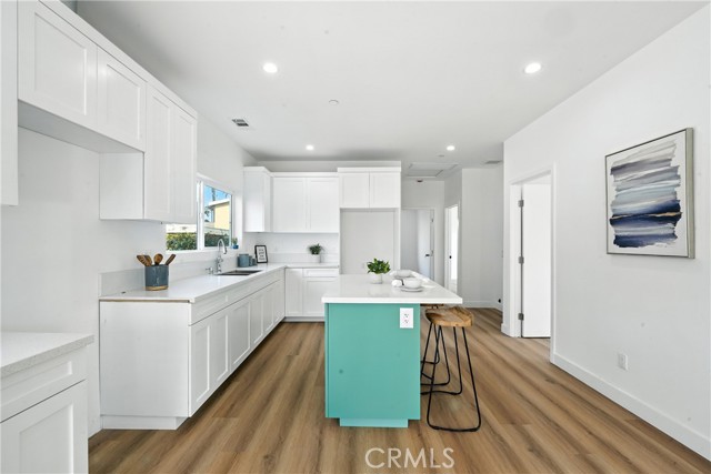 3031 Vineyard AVE Unit: 2