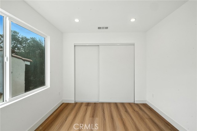 3031 Vineyard AVE Unit: 2