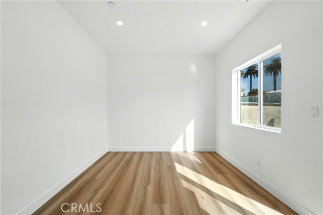 3031 Vineyard AVE Unit: 2