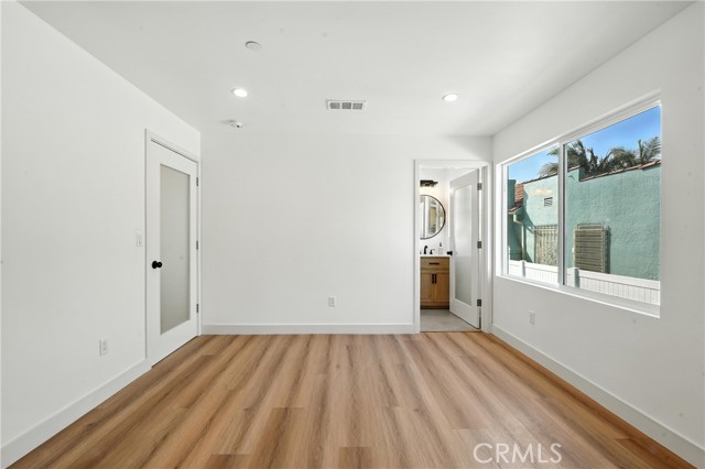 3031 Vineyard AVE Unit: 2