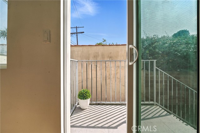 3031 Vineyard AVE Unit: 2