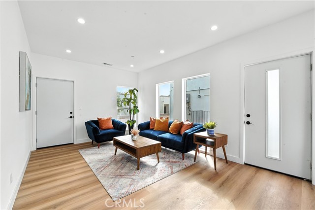 3031 Vineyard AVE Unit: 2