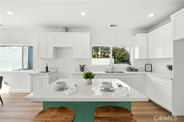 3031 Vineyard AVE Unit: 2