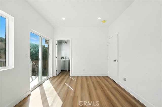 3031 Vineyard AVE Unit: 2