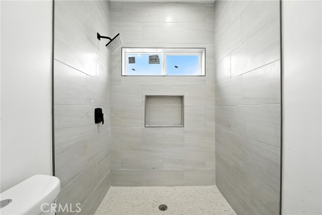 3031 Vineyard AVE Unit: 2