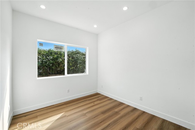 3031 Vineyard AVE Unit: 2