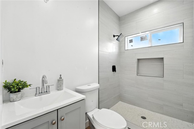 3031 Vineyard AVE Unit: 2