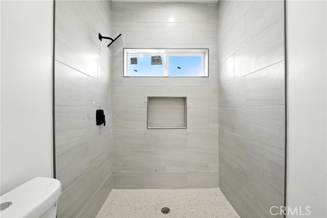 3031 Vineyard AVE Unit: 2