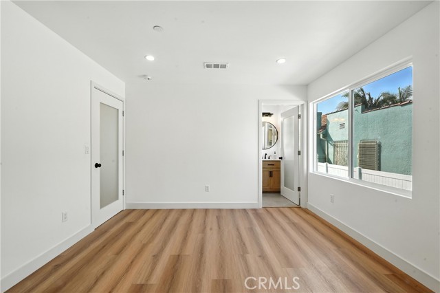 3031 Vineyard AVE Unit: 2