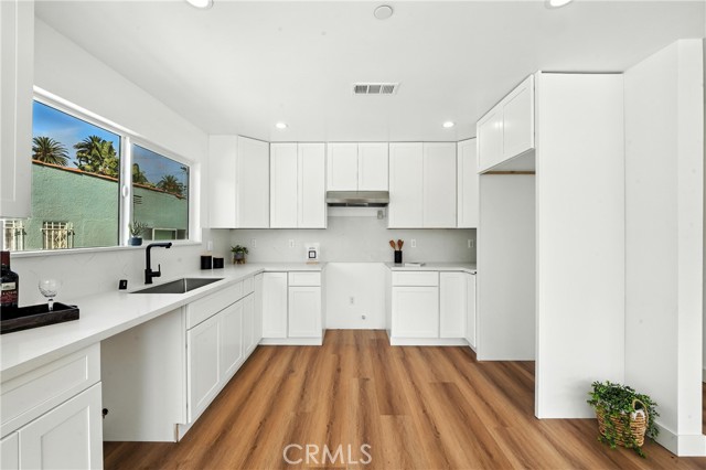 3031 Vineyard AVE Unit: 2