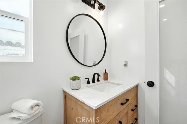 3031 Vineyard AVE Unit: 2