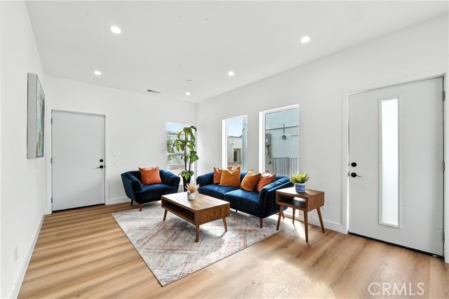 3031 Vineyard AVE Unit: 2