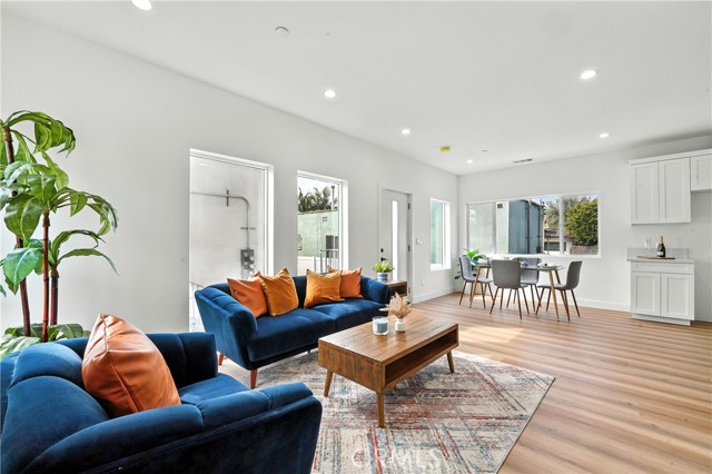 3031 Vineyard AVE Unit: 2