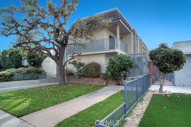 1425 Centinela AVE Unit: 1